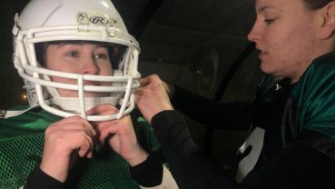 Chicks On Screen traint mee met het American Football vrouwenteam Rebels Rotterdam